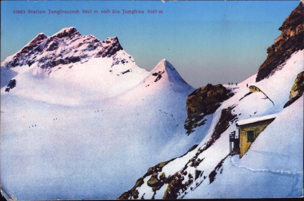 Station Jungfraujoch (3457m) und die Jungfrau (4167m)
