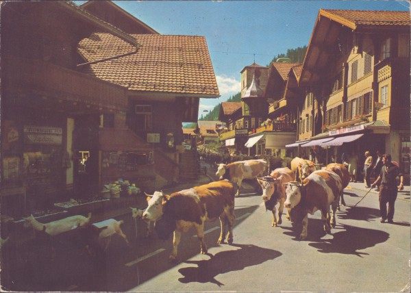 Adelboden 1353m. Schweiz > in der Dorfstrasse