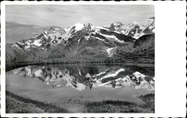 En face du Mont-Blanc au bord d'un lac Vorderseite