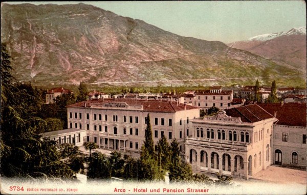 Arco, Hotel und Pension Strasser Vorderseite