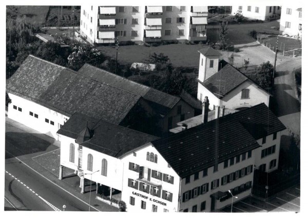 Wetzikon, ev., Flugaufnahme Vorderseite