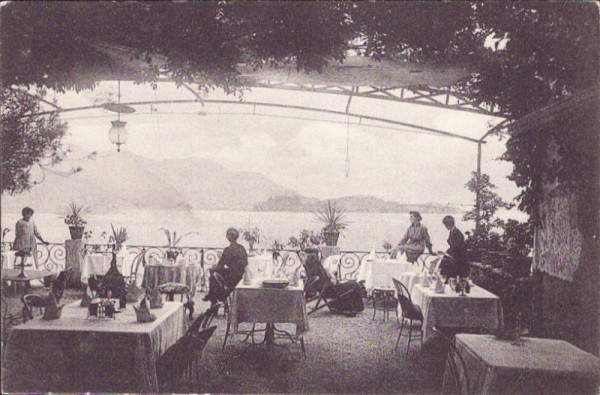 Lago Maggiore. Terrazzo del Ristorante Verbana. Isola Superiore Pescatori