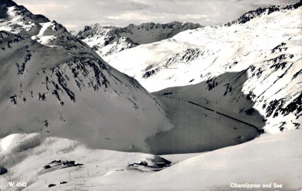 Oberalppass und See Vorderseite