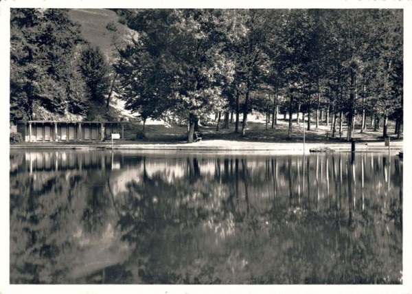 Astano. Seelein mit Strandbad Vorderseite
