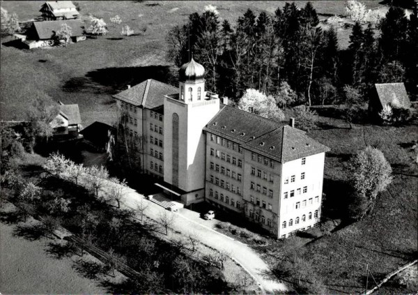 Pfäffikon, Kant. landw. Schule, Flugaufnahme Vorderseite