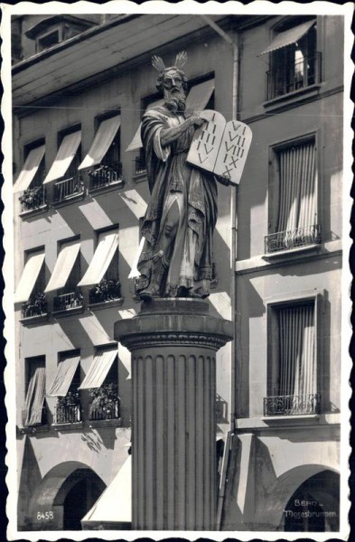 Bern, Mosesbrunnen Vorderseite