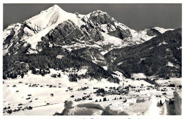 Skigebiet Obertoggenburg. Wildhaus mit Schafberg und Säntis Vorderseite