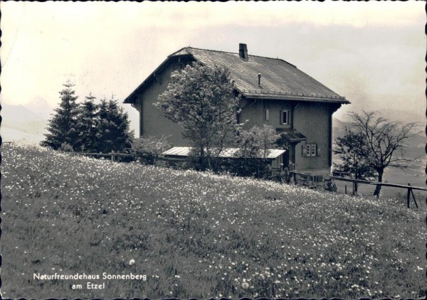 Naturfreundehaus Sonnenberg am Etzel Vorderseite