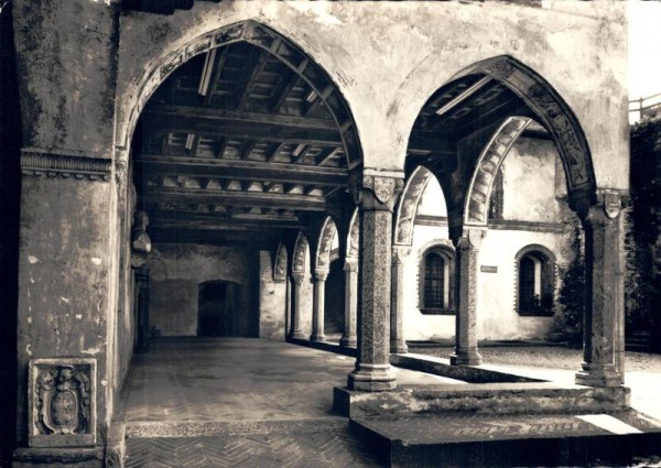 Castello Visconti,
Locarno, porticato Vorderseite