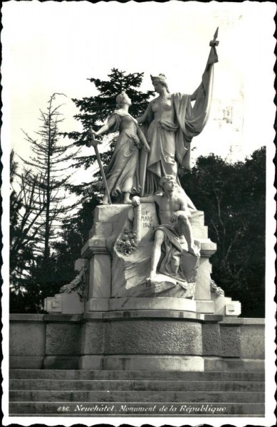 Neuchâtel/Monument de République Vorderseite