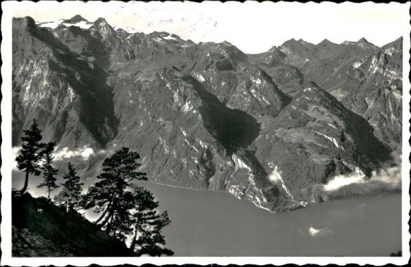 Urnersee mit Isenthal Vorderseite