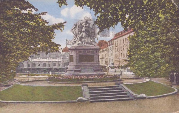 Basel, Strassburger- Denkmal Vorderseite