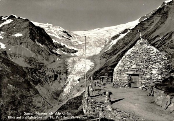 Sassal Masone ob Alp Grüm. Blick auf Palügletscher mit Piz Palü und Piz Verona Vorderseite