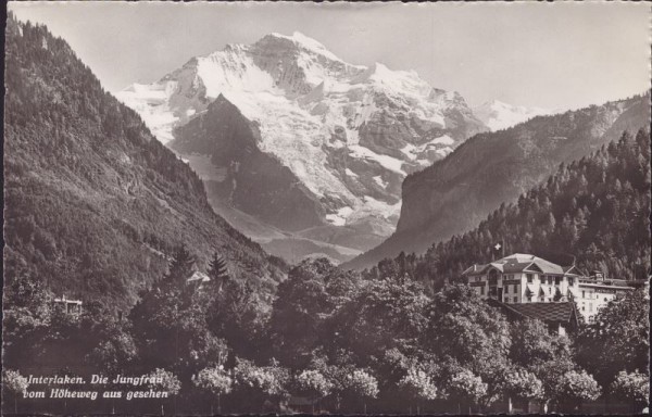 Interlaken - Die Jungfrau vom Höheweg aus gesehen