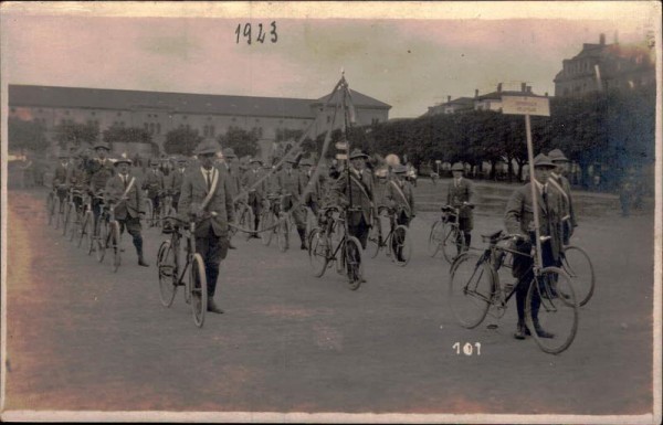 Fahrradgruppe in Zürich, 1923 Vorderseite