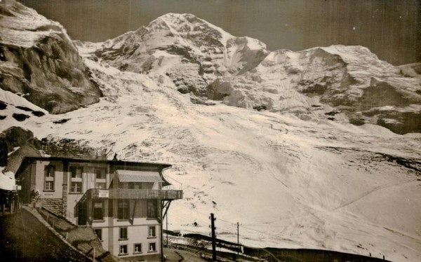 Jungfraubahn, Station Eigergletscher und Mönch Vorderseite