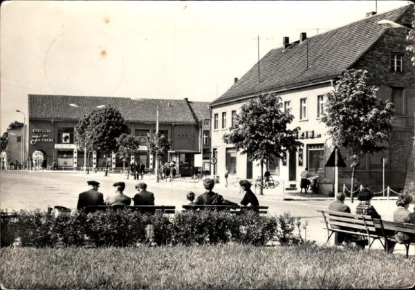 Seelow/Marl - Puschkinplatz Vorderseite