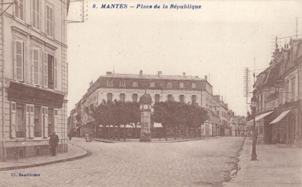 Mantes-la-Jolie - Place de la République