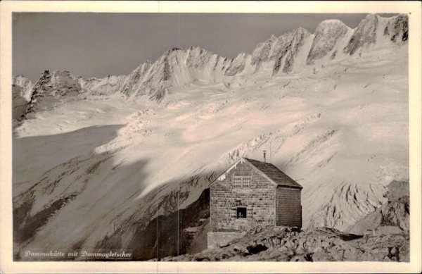 Dammahütte mit Dammagletscher Vorderseite