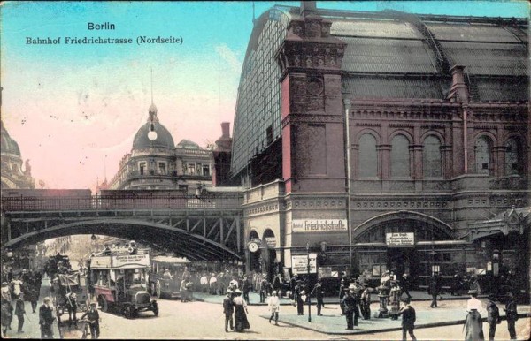Berlin - Bahnhof Friedrichstrasse Vorderseite