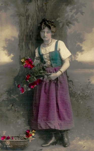 Frau mit Blumenstrauss Vorderseite