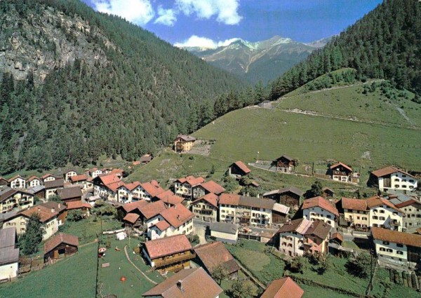 Schmitten im Albulatal gegen Guggernell und Schafberg Vorderseite