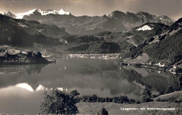 Lungernsee mit Wetterhorngruppe Vorderseite