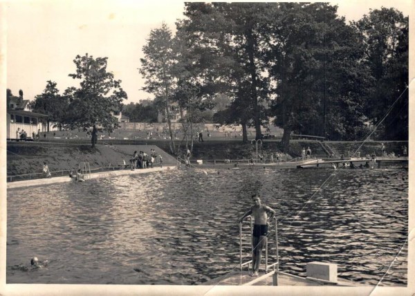 Schwimmbad Uzwil Vorderseite