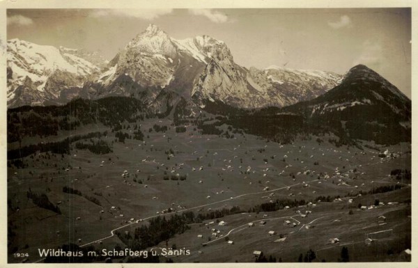 Wildhaus mit Schafberg und Säntis Vorderseite