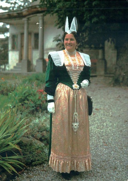 Appenzell I. Rh. Sonntagstracht Vorderseite