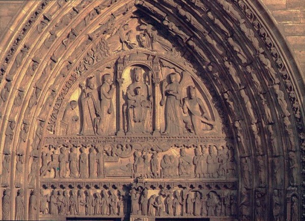 La Cathédrale Notre-Dame de Paris. Tympan du portail sainte Anna Vorderseite