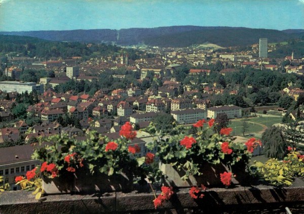 Blick vom Restaurant Goldenberg auf die Stadt Winterthur Vorderseite