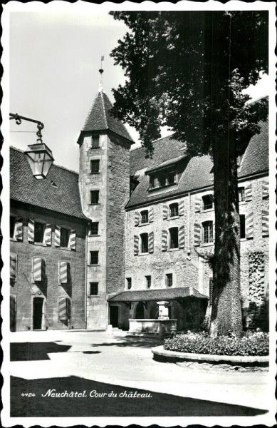 Neuchatel. Cour du chateau Vorderseite