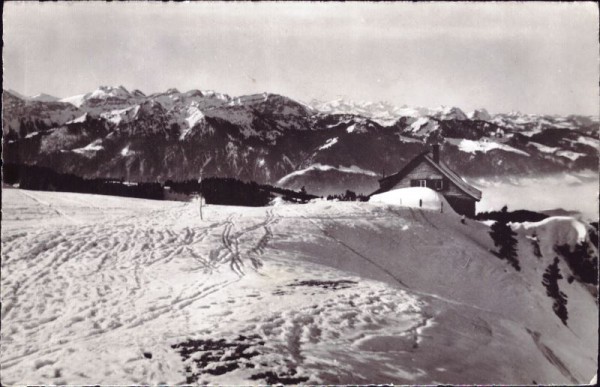 Ski und Klubhaus der Sektion Pfannenstiel S.A.C. auf dem Tanzboden