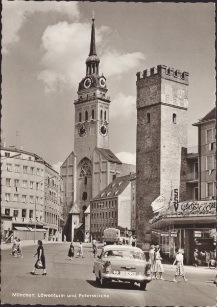 Löwenturm und Peterskirche (München)