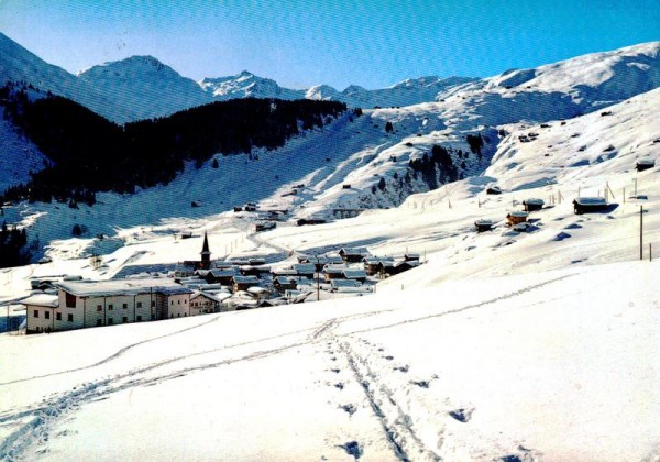 Rueras mit Skigebiet Milez Vorderseite