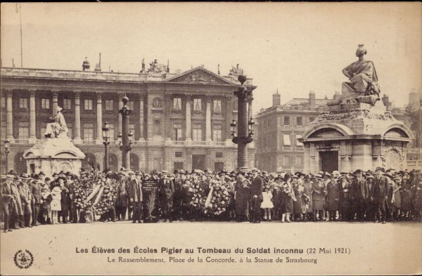 Les élèves des écoles Pigier aus tombeau du Soldat inconnu 1921