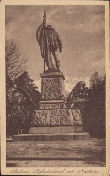 Andreas Hoferdenkmal mit Nordkette