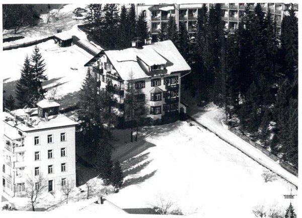Zermatt, Flugaufnahme Vorderseite
