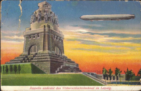 Zeppelin umkreist das Völkerschlachtdenkmal zu Leipzig