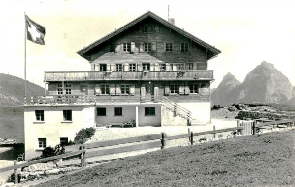 Schwyzer Bärghus Stoos Vorderseite