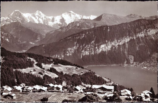 Beatenberg - Dorfpartie mit Thunersee