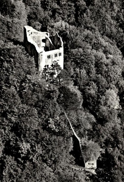 Ruine Homburg bei Läufelfingen BL - Flugaufnahmen Vorderseite