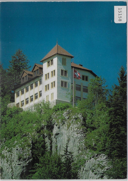 Restaurant du Chapeau de Napoleon vu de Fleurier NE