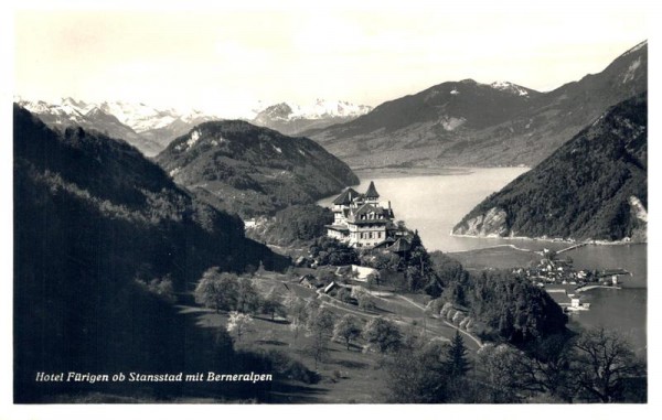 Hotel Fürigen mit Berneralpen Vorderseite