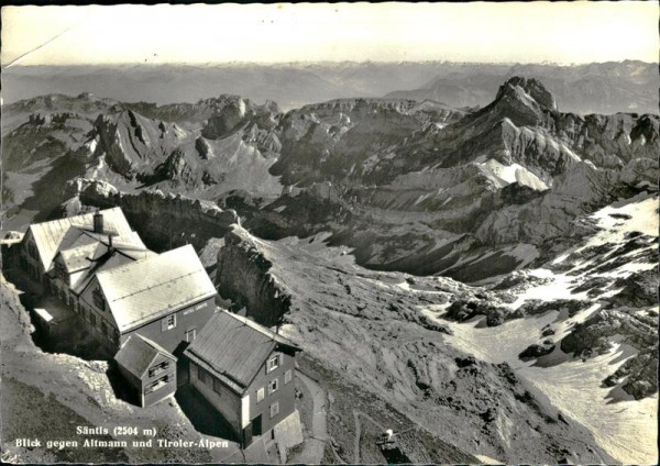 Säntis (2504 m) Blick gegen Altmann und Tiroler-Alpen Vorderseite