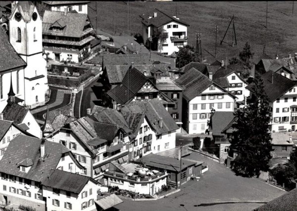 Gasthaus Rössli, Menzingen ZG - Flugaufnahmen Vorderseite