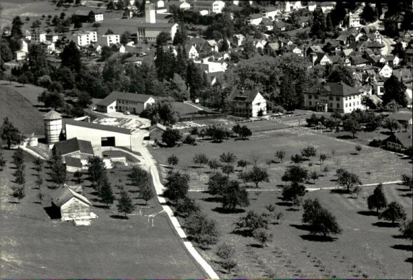 Oberuzwil, Platanenhof,  Flugaufnahme Vorderseite