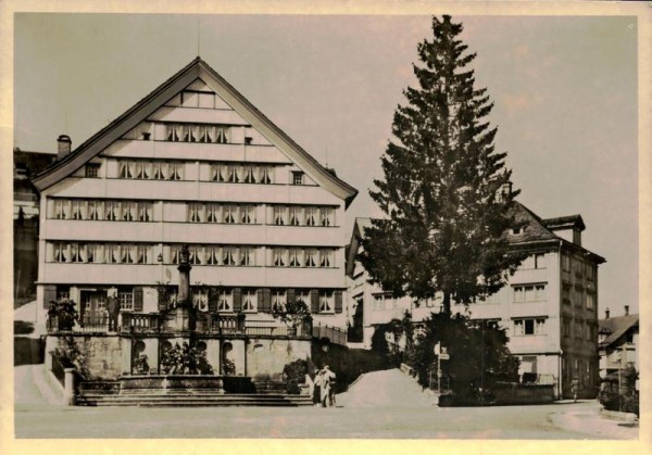 Das Appenzeller Haus auf dem Landsgemeindeplatz Trogen Vorderseite