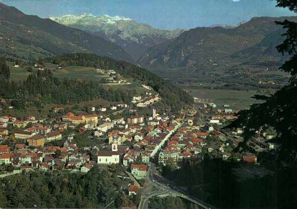 Thusis gegen das Dolmeschg und Ringelspitze Vorderseite